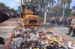 Gubernur dan Kapolda Kepri Musnahkan Barang Bukti Tangkapan 2018