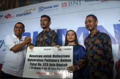 Askrindo Berikan Mobil Pintar dan Beasiswa di Ambon