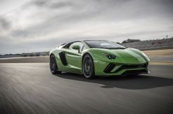 Lamborghini Tegaskan Pengganti Aventador Bertenaga Hybrid V12