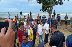 Presiden Jokowi Tinjau Lokasi Terdampak Tsunami di Banten