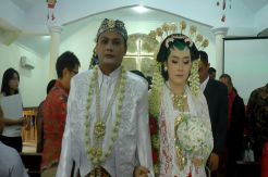 Pasangan Asal Pati Ini Menikah Saat Natal