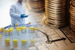 Saham Perdana Anak Usaha BUMN Bidang Farmasi Ini Naik 50%