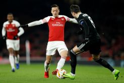 Mesut Oezil Diragukan Tampil Saat Lawan Liverpool