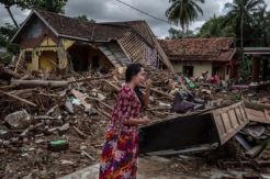 Rumah Hancur, Puluhan Ribu Korban Tsunami Bertahan di Pengungsian