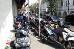 Kurang Terpantau, Parkir Liar Marak di Kawasan Kota Tua