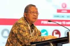 Buka Perdagangan BEI 2019, Menko Darmin Banggakan Daya Tahan Ekonomi