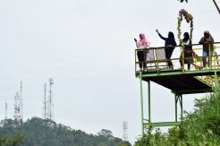 Sinyal Kuat Menembus Bukit Sri Gunung