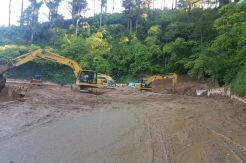 300 Ton Lumpur Disingkirkan dari Jembatan Siduadua