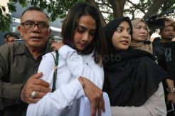 Sebar Foto Tanpa Busana...