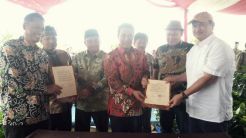 Mentan Kucurkan Bantuan bagi Petani di DAS Citarum