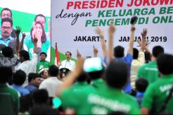 Pengemudi Ojek Online...