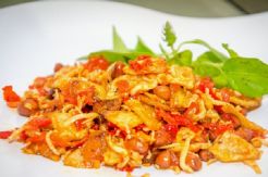 Pedas Gurih Balado Kentang Teri yang Bikin Makan Siang Jadi Nambah