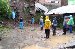Curah Hujan Tinggi, Dua Wilayah di Kota Manado Longsor