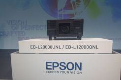 Epson EB-L12000Q Ukir Sejarah Baru Hasilkan Proyeksi Asli 4K