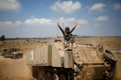 Israel Akhirnya Akui Memasok Senjata ke Pemberontak Suriah