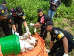 Mayat dalam Tong Plastik Dibungkus Karung Gegerkan Warga Surabaya