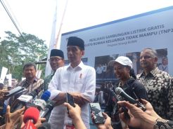 Jokowi: Sambungan Listrik...