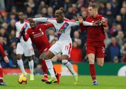 Babak I: Liverpool Kebobolan, Manchester United Unggul Lewat Penalti
