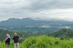 Sejuta Pesona Puncak Bukit Selisiak, Kalimantan Barat