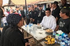 Menhub Makan Bakso Bersama Anggota Forum Betawi Rempug