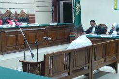 Terbukti Terima Suap, Bupati Mojokerto Nonaktif Divonis 8 Tahun