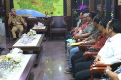 Ganjar Pastikan Tak Ada Penggusuran SMAN 1 Tegal