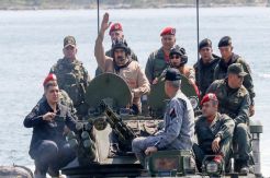 Ditekan AS Cs, Maduro Pamer Alat Tempur Venezuela