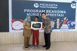 Pengembang Meikarta Salurkan Beasiswa Kepada Siswa Berprestasi