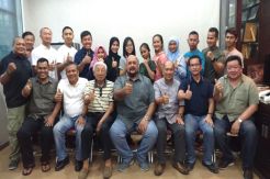 Delapan Atlet Menembak...