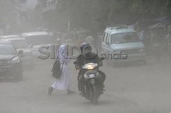 Dinilai Abaikan Lingkungan, Warga Pondok Cabe Protes Proyek Jalan Tol