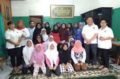 Relawan Liliana Tanaja Tanoesoedibjo Bantu Anak Yatim di Panti Asuhan