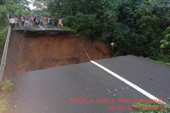 Mengerikan! Jalan Lintas Lahat-Pagaralam Ambles