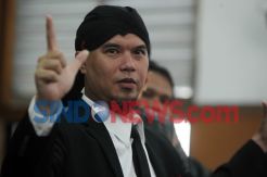 Dukung Ahmad Dhani,...