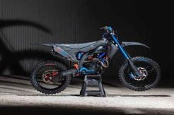 Diguyur Full Warna Hitam, Kawasaki KX450 2019 Lebih Tahan Banting