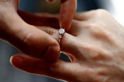 Baru Nikah Tiga Menit,...