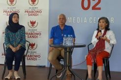 Relawan Bantu Prabowo-Sandi...