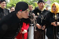 Tradisi Kirab Saka Guru Sipanji dan Sumur Emas di Banyumas