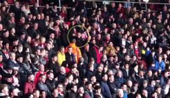 Kecelakaan Pesawat Jadi Lelucon, Dua Suporter Southampton Ditangkap Polisi