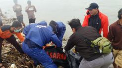 Terlepas dari Genggaman Ibu saat Banjir, Siswi SD Hanyut Terseret Arus