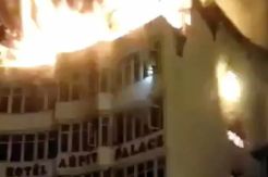 Si Jago Merah Melahap Hotel di New Delhi, 17 Tewas