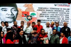 Datangi PDIP, Dewan Adat Nasional Serahkan Dukungan ke Jokowi-Maruf