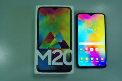 Unboxing Samsung Galaxy M20, Konsumen di Indonesia Dapat Kejutan