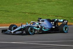 Hamilton Tes Mobil Anyar di Siverstone: Ini Sosok Mercedes W10