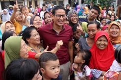 Cawapres Sandiaga Kunjungi Ahmad Dhani di Rutan Medaeng