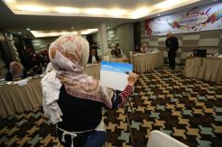 Alumni AHMBS Berbagi Ilmu dengan Karya-Karya Kreatif