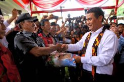 Mentan Gelontorkan Bantuan Pertanian Rp10 Miliar di Madura