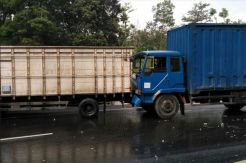 Tiga Orang Luka Ringan Akibat Tabrakan Karambol di Cipularang