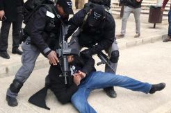 Pasukan Israel Serang Jemaah di Dalam Masjid Al-Aqsa