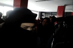 Mulan Jameela dan Putrinya Kunjungi Ahmad Dhani di Rutan Medaeng