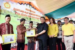 Kementan dan DPR Serahkan Bantuan Alsintan untuk Petani Kebumen